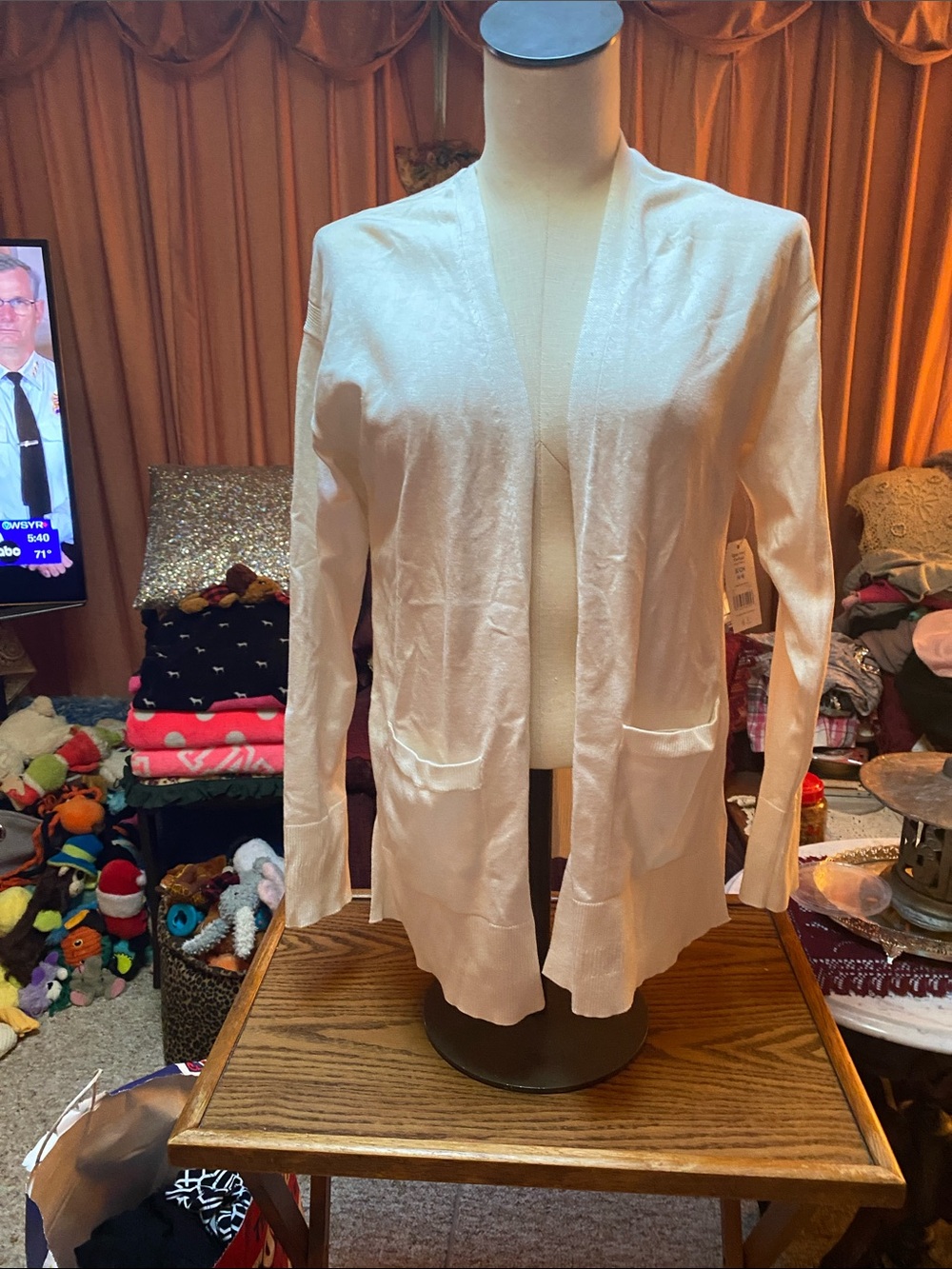 White junior 4-6 open Front Women's Cardigan sweater. NWT